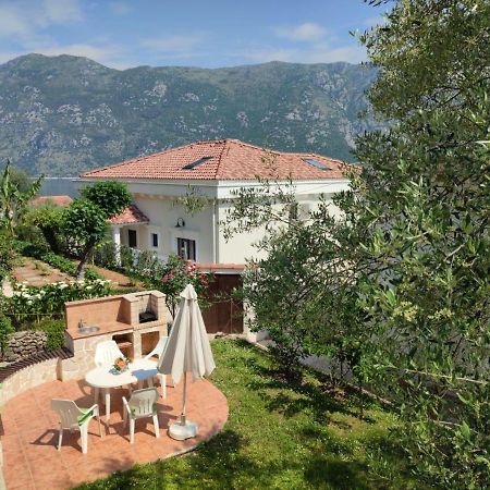 Holiday House In The Kotor Bay Экстерьер фото