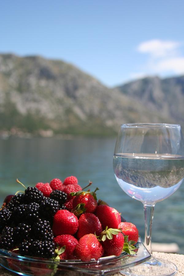 Holiday House In The Kotor Bay Экстерьер фото